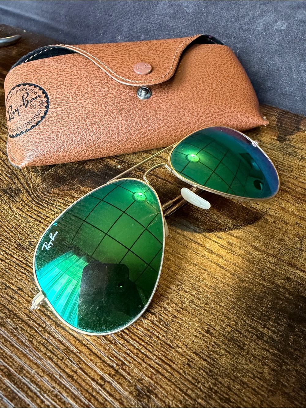 Ray-Ban Women's Aviator Sunglasses Gold Frame with Green Mirrored Lenses